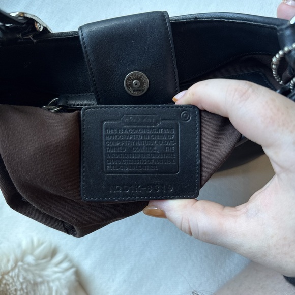 Coach black and silver shoulder bag - Picture 4 of 6